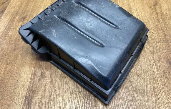 Mercedes-Benz C W205 Air filter box cover A2058308802