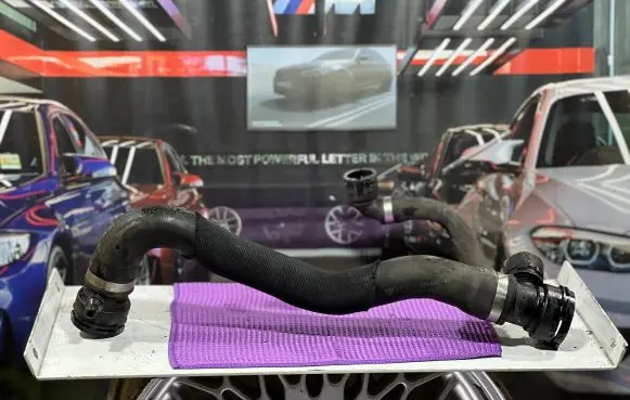BMW X5 F15 Engine coolant pipe/hose 7823890