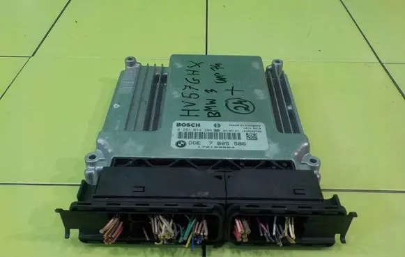 BMW 3 E92 E93 Engine control unit/module 0281014206