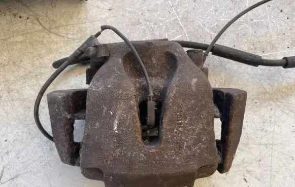 BMW X5 E53 Front brake caliper 6030