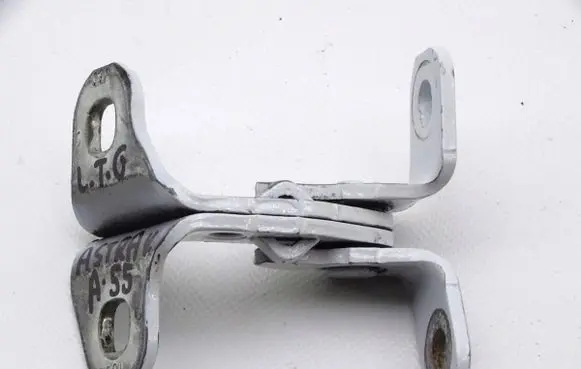 Opel Astra K Rear door upper hinge 