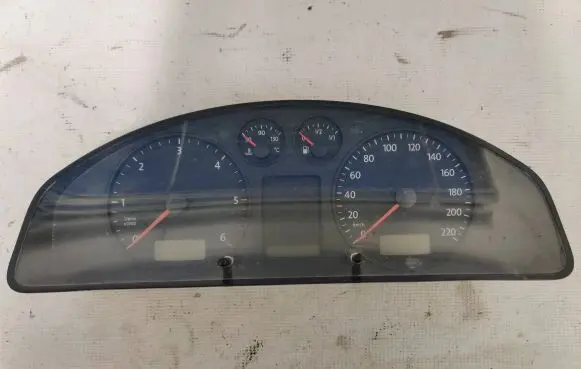 Volkswagen Transporter - Caravelle T5 Speedometer (instrument cluster) 88311346