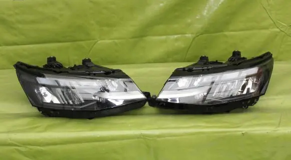 Volkswagen Transporter - Caravelle T7 Headlight/headlamp