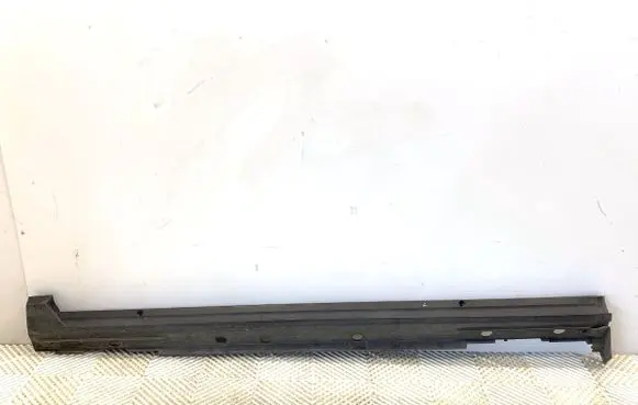 Toyota Yaris Cross Front sill (body part) 7585252120