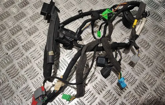 Volvo XC70 Front door wiring loom 30786176