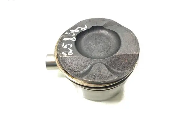 BMW 1 E81 E87 Piston 