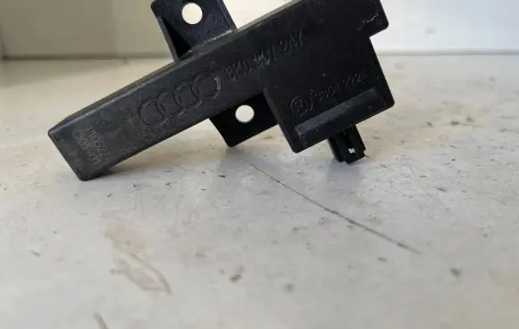 Audi A7 S7 4G Keyless (KESSY) go control unit/module 8K0907247