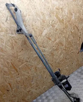 Front wiper linkage and motor