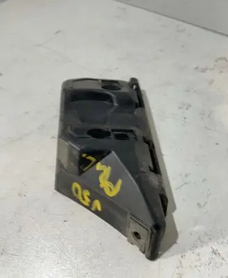 Volvo V50 Front bumper mounting bracket 30655875