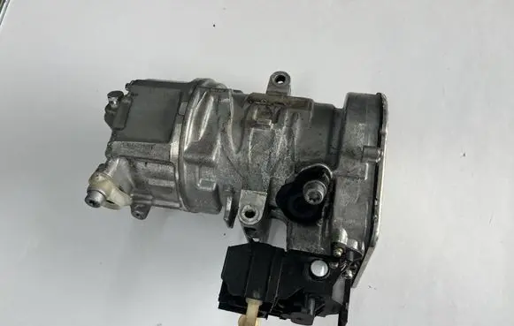 Mercedes-Benz C W206 Air conditioning (A/C) compressor (pump) a0008306802 A0008306802