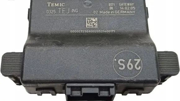 Volkswagen Touran I Gateway control module 1K0907530E