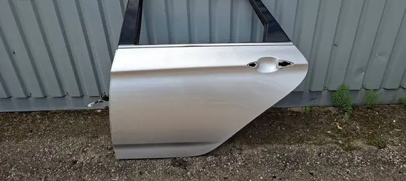 Hyundai i40 Rear door