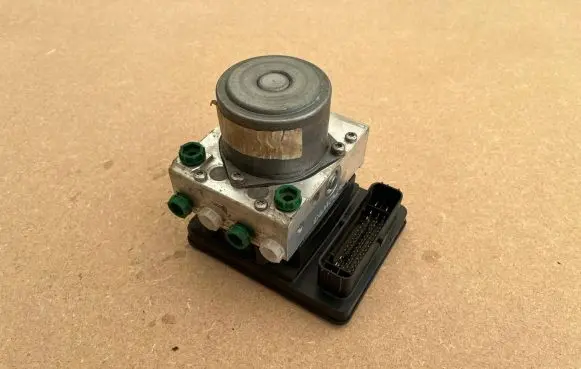 Mercedes-Benz E AMG W213 ABS Pump A2134310801