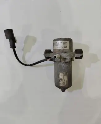 BMW 5 F10 F11 Vacuum pump 6851289