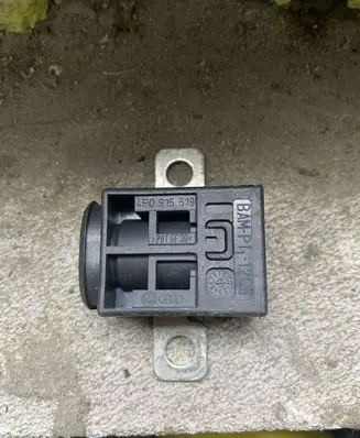 Audi A6 S6 C6 4F Battery relay fuse 4F0915519