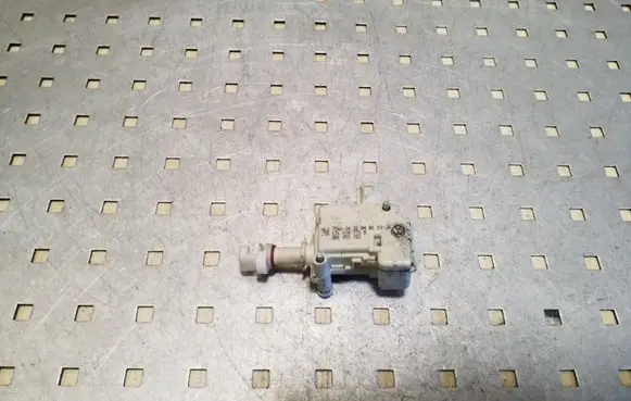 Volkswagen Golf IV Fuel tank cap lock 1J6810773B 3B0959782