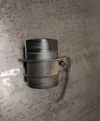 Volkswagen PASSAT B6 Mass air flow meter 074906461B 0281002461