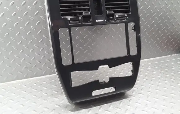 Nissan Leaf I (ZE0) Center console 682603NA0A 682U13NA0A 687513NA0A