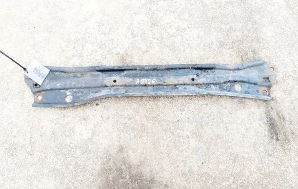 Radiator mount bracket