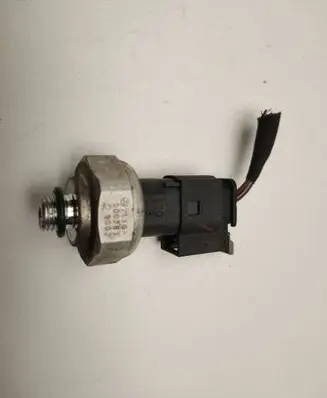 Mercedes-Benz ML W166 Air conditioning (A/C) pressure sensor A2110000283