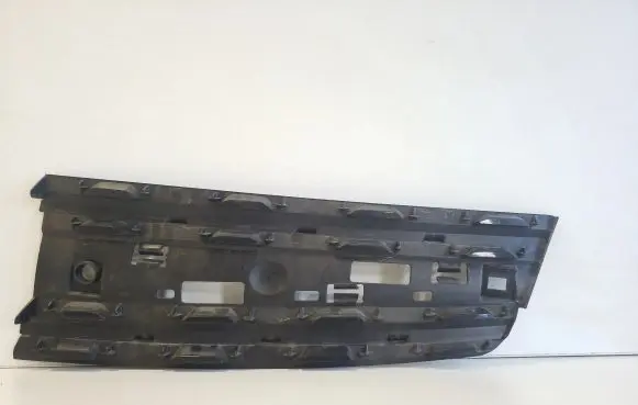 Opel Vivaro Front grill 9833128577