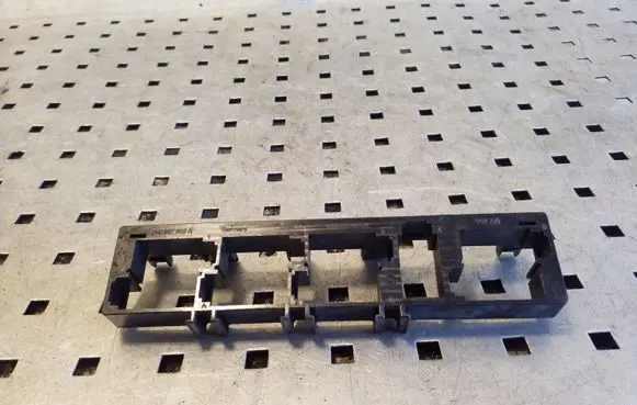 Volkswagen PASSAT B7 Relay mounting block 7N0937503A