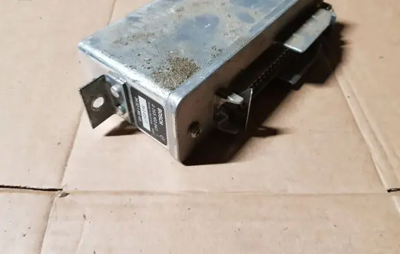 BMW 7 E32 ABS control unit/module 0265103047