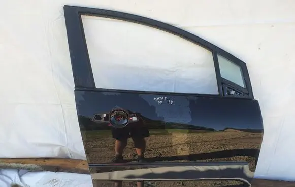Mazda 5 Front door