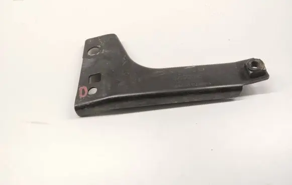 Volvo XC40 Engine mount bracket 32329018