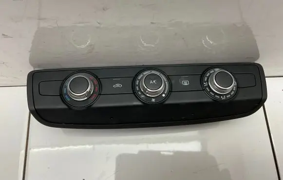Audi A3 S3 8V Climate control unit 8V0820047D