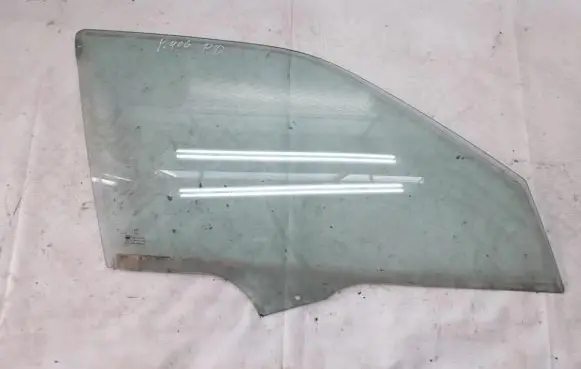 Peugeot 406 Front door window glass four-door
