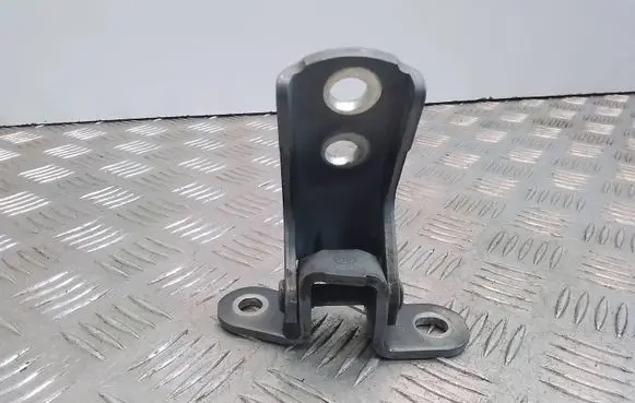 Toyota Yaris Front door upper hinge AQ46