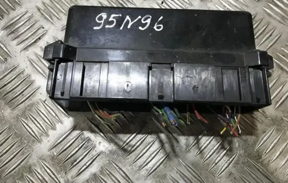 Nissan Serena Fuse box set 1c515