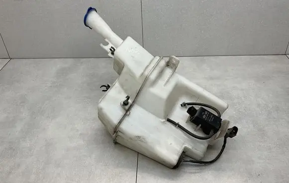 Hyundai Tucson TL Windshield washer fluid reservoir/tank 