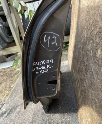 Opel Antara Rear door