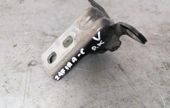 Opel Zafira C Front door upper hinge