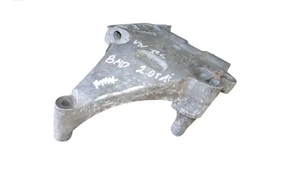 Volkswagen PASSAT B6 Engine mounting bracket 03G199207G
