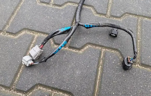 Toyota Verso Headlight/headlamp wiring loom/harness 2752
