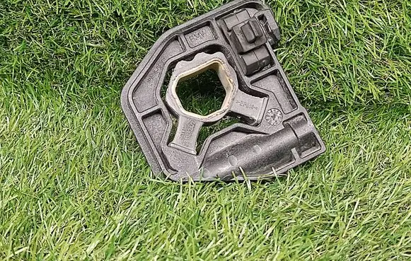 BMW 3 F30 F35 F31 Radiator mount bracket 7600540 760054002