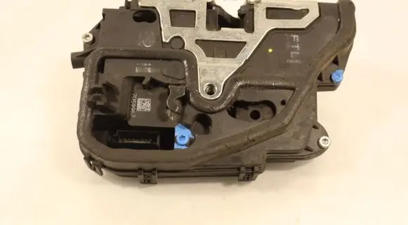 BMW 3 E90 E91 Front door lock 7059967