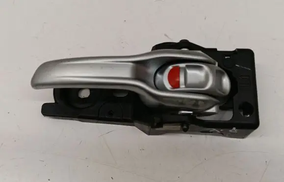 Jeep Cherokee Front door interior handle C37091