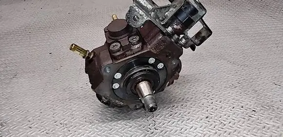 Volvo V50 Fuel injection high pressure pump 0445010102 9656300380A