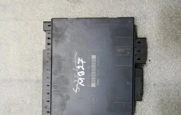 Mercedes-Benz S W220 Seat control module 2208201185