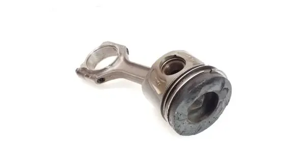 Opel Zafira C Piston with connecting rod