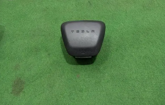 Tesla Model 3 Steering wheel airbag 1965183-00-A