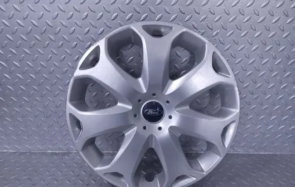Ford Focus R16 wheel hub/cap/trim 8M511000AB