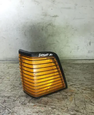 Volkswagen PASSAT Rear/tail lights 321945051B 321945051