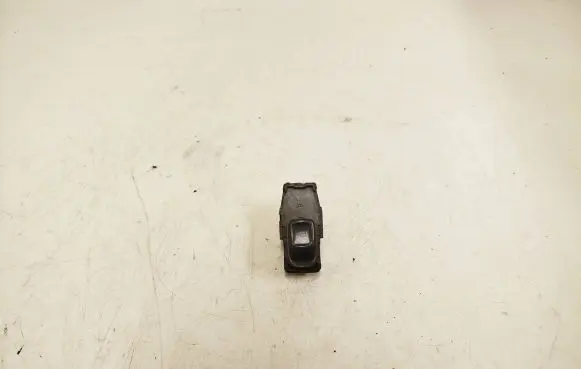 Volvo V70 Electric window control switch 8685288