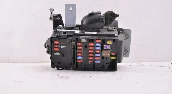 Chrysler Town u0026 Country V Fuse module A130011B
