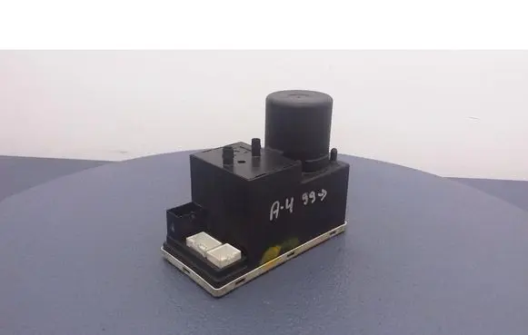 Audi A4 S4 B5 8D Central locking vacuum pump 8D0862257B